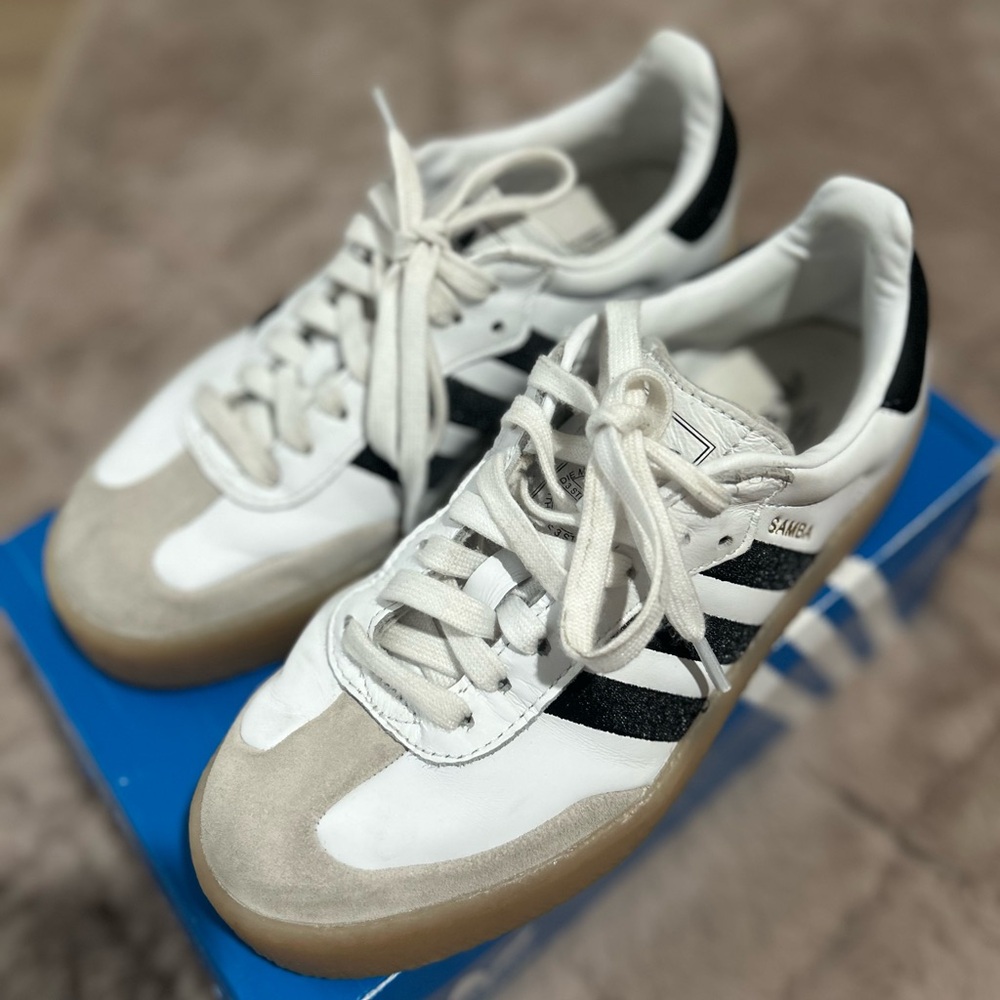 Adidas Samba White and Black shoes size 6.5